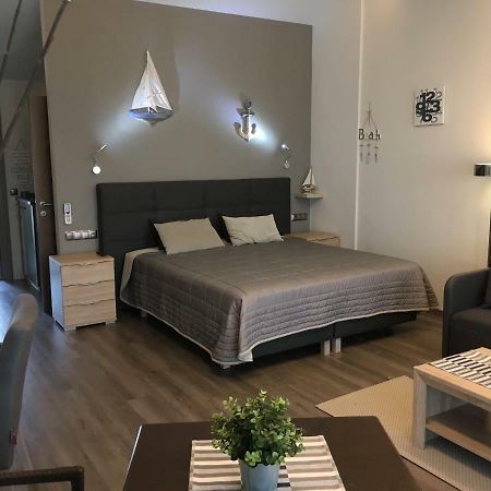 Calypso Lakeside Rooms & Lux Apartments Siófok Exterior foto
