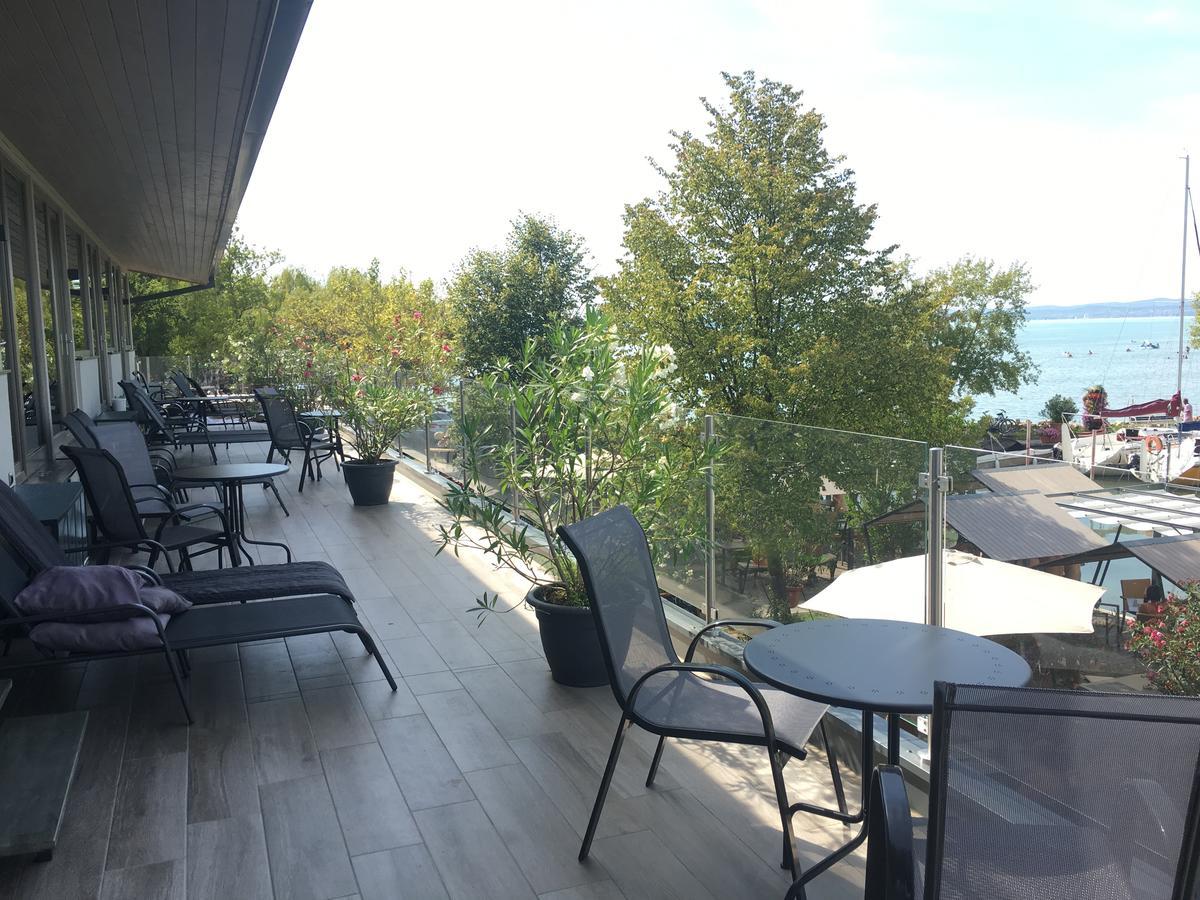 Calypso Lakeside Rooms & Lux Apartments Siófok Exterior foto
