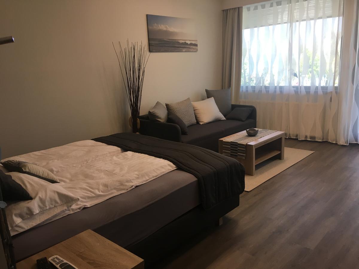Calypso Lakeside Rooms & Lux Apartments Siófok Exterior foto