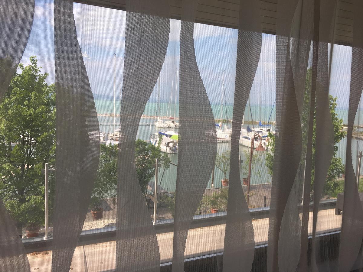 Calypso Lakeside Rooms & Lux Apartments Siófok Exterior foto