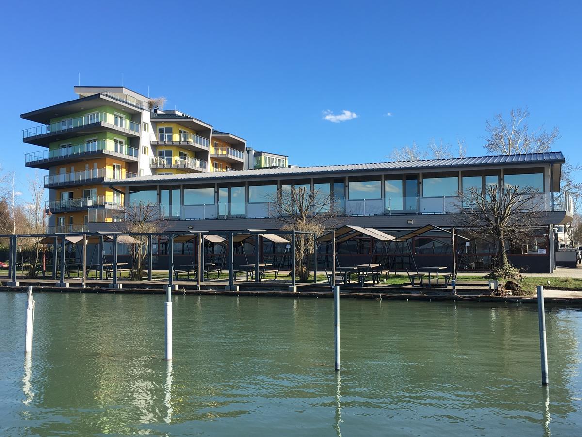 Calypso Lakeside Rooms & Lux Apartments Siófok Exterior foto