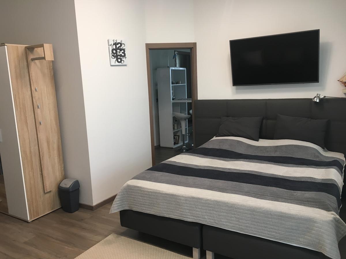 Calypso Lakeside Rooms & Lux Apartments Siófok Exterior foto