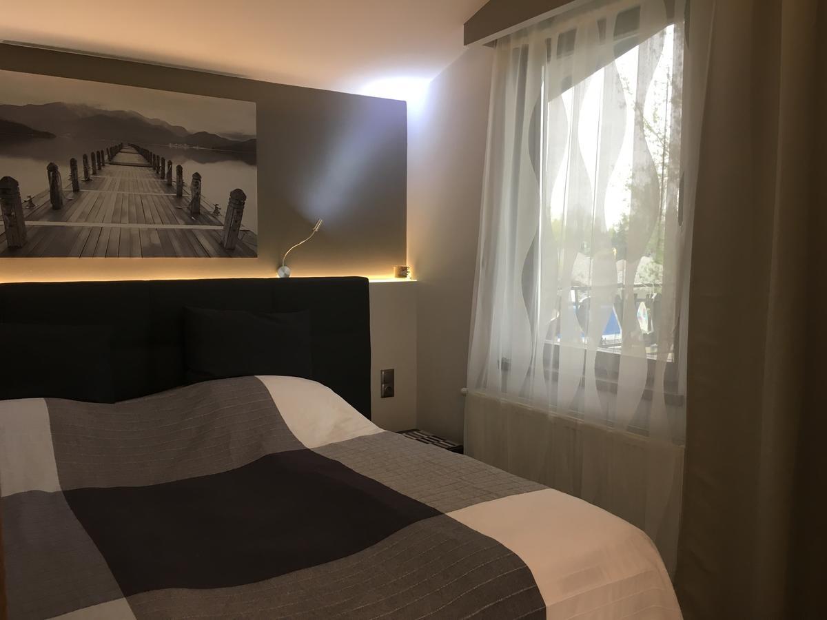 Calypso Lakeside Rooms & Lux Apartments Siófok Exterior foto