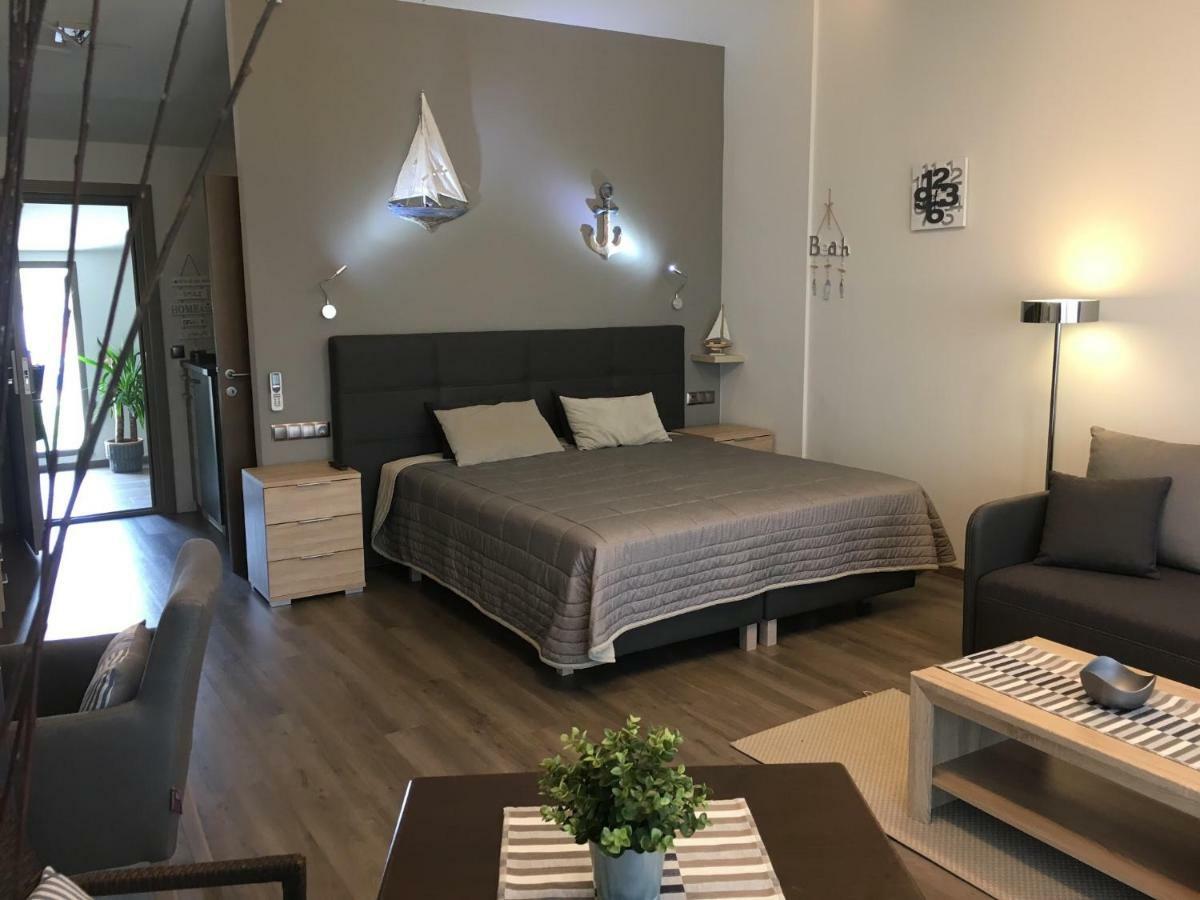 Calypso Lakeside Rooms & Lux Apartments Siófok Exterior foto
