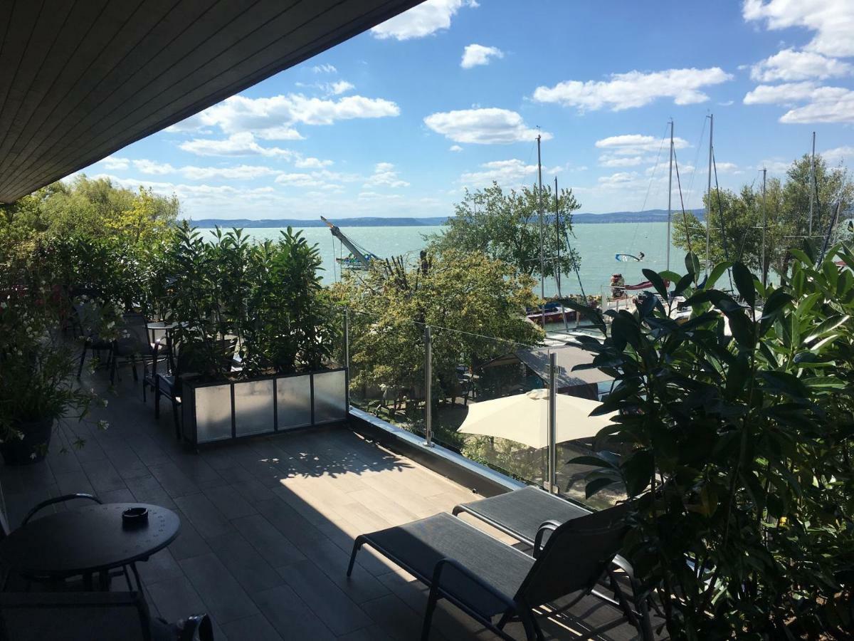 Calypso Lakeside Rooms & Lux Apartments Siófok Exterior foto