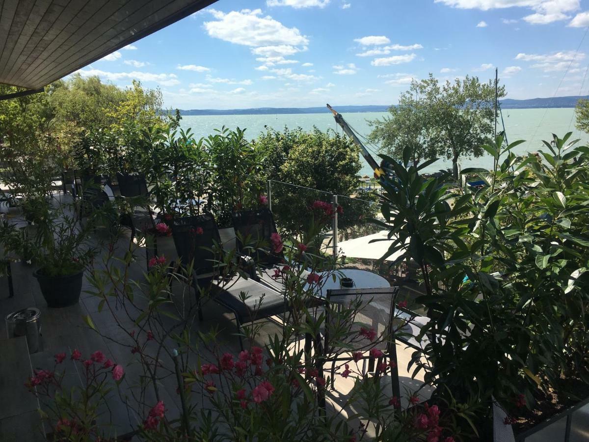 Calypso Lakeside Rooms & Lux Apartments Siófok Exterior foto